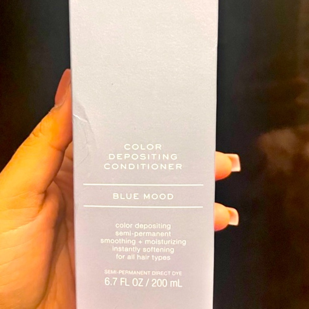 Kristen Ess Blue Mood color depositing conditioner